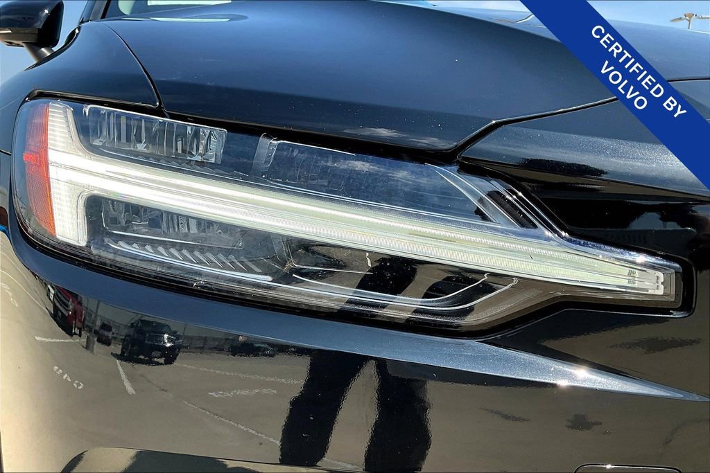 Certified 2024 Volvo V60 B5 Cross Country Plus image 37