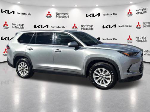 Used 2025 Toyota Grand Highlander AWD image 11