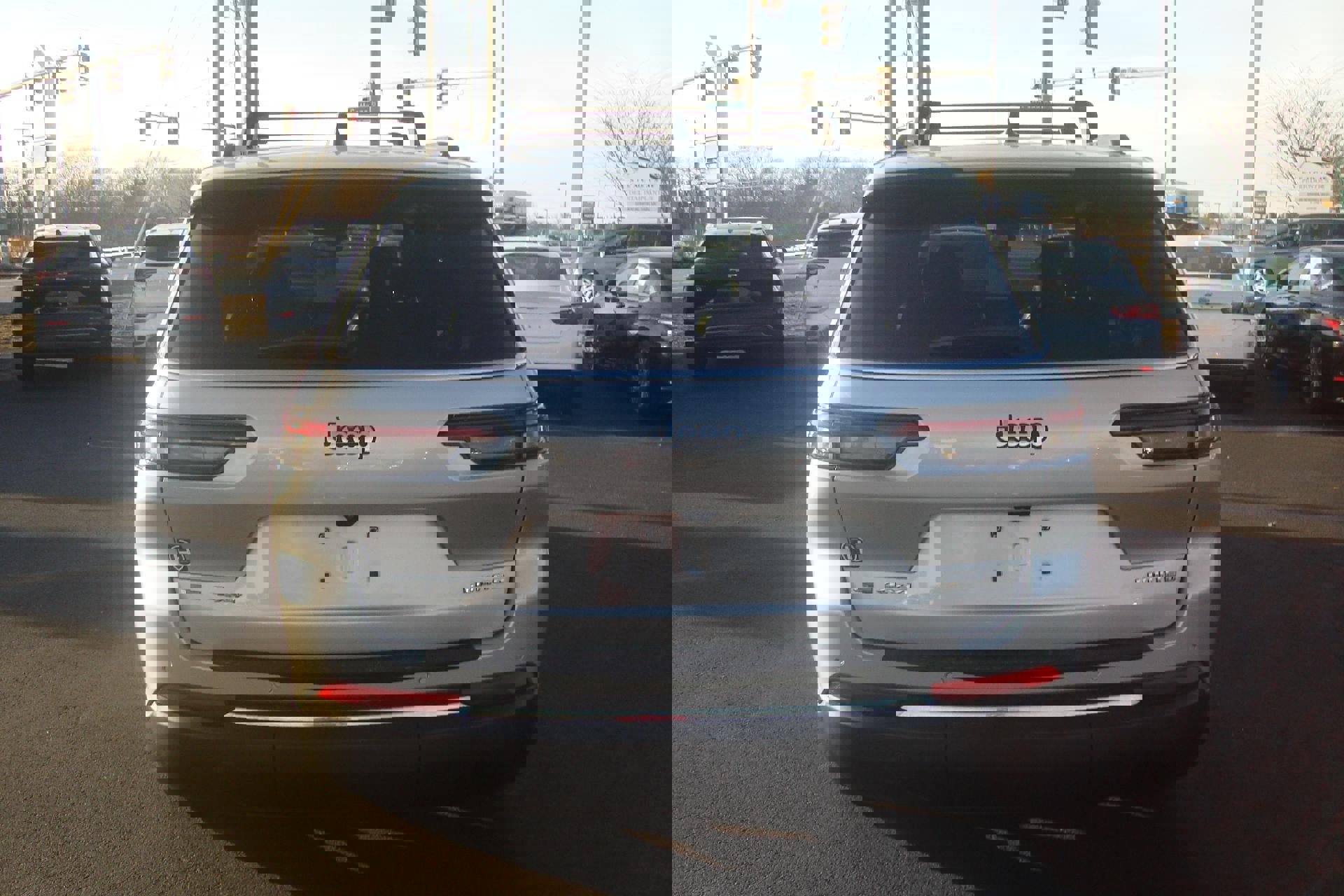 Used 2021 Jeep Grand Cherokee L Limited AWD/4WD image 5