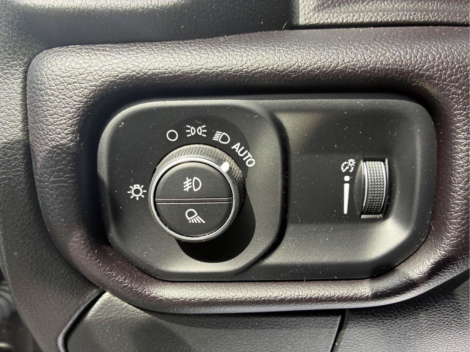 Used 2024 RAM 2500 Big Horn w/ Snow Chief Group AWD/4WD image 19