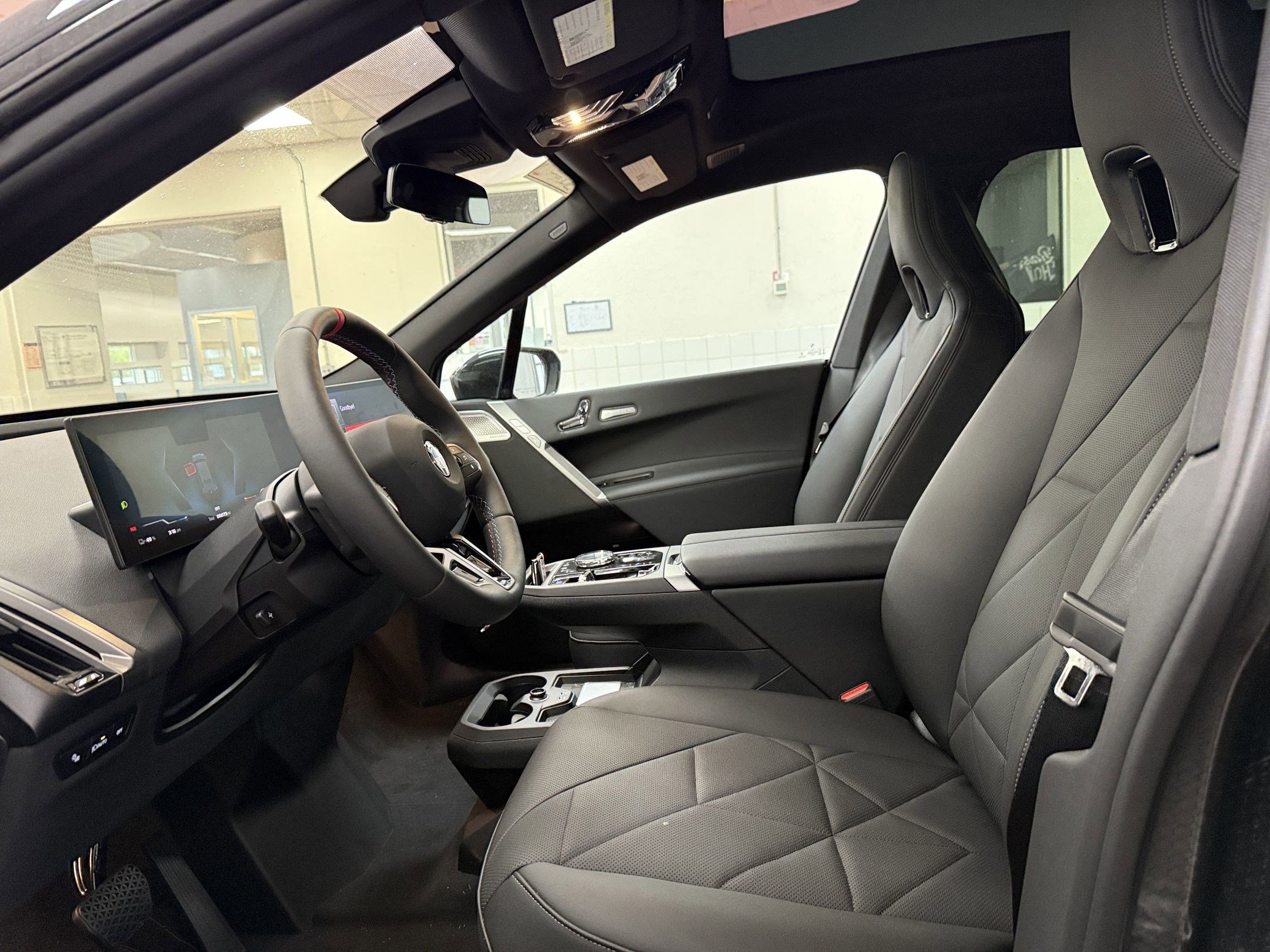 Used 2025 BMW iX M60 image 4