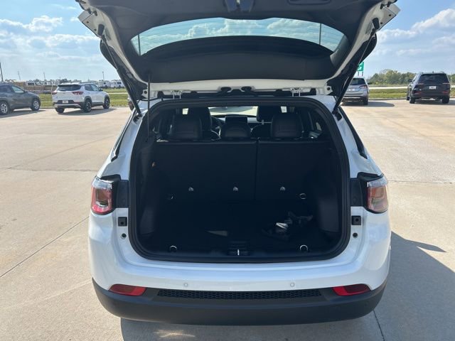 New 2026 Jeep Compass Limited image 15