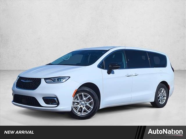 Used 2024 Chrysler Pacifica Touring-L video 1