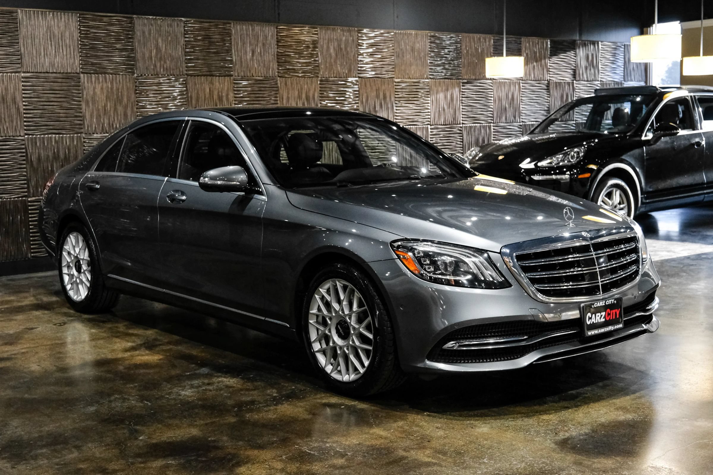 Used 2018 Mercedes-Benz S 560 4MATIC Sedan image 3