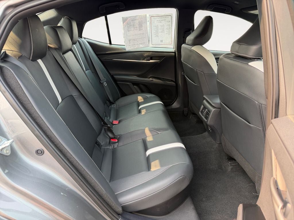 Used 2025 Toyota Camry SE FWD image 23