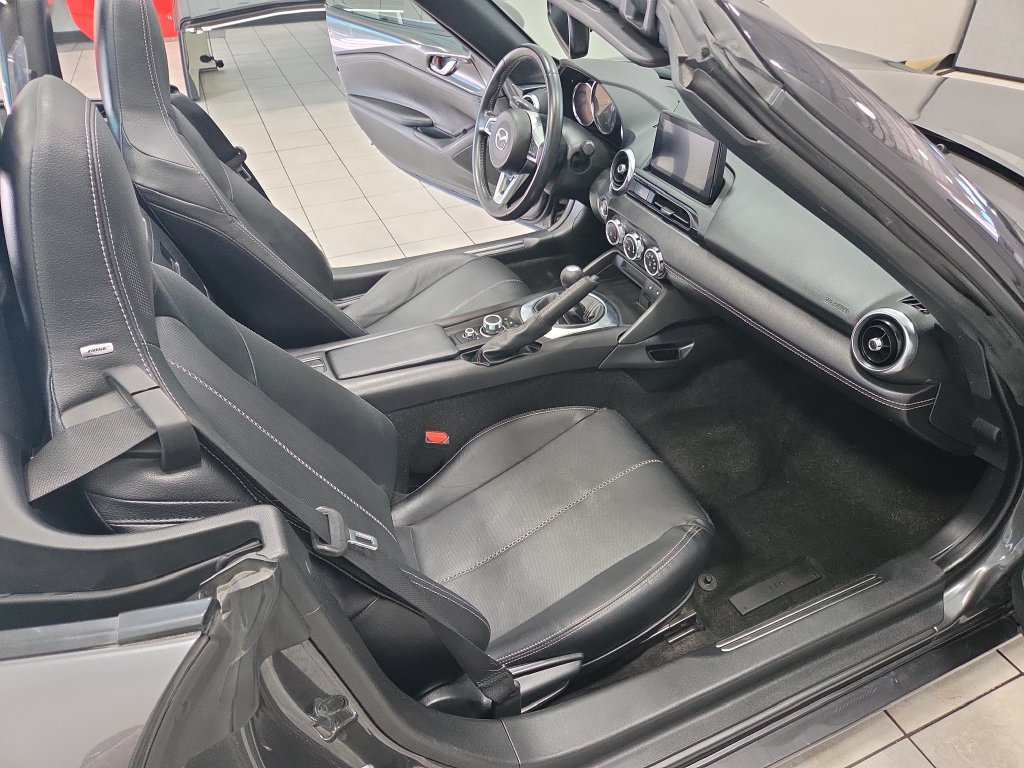 Used 2021 MAZDA MX-5 Miata Grand Touring RWD image 14
