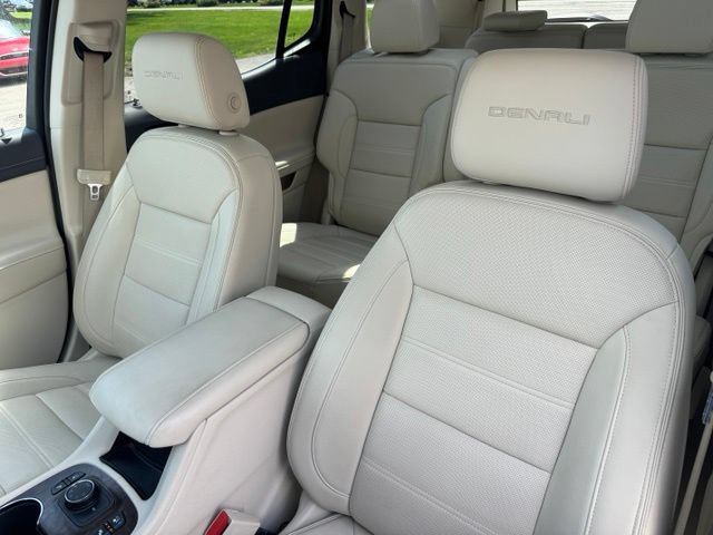 Used 2023 GMC Acadia Denali w/ Denali Ultimate Package AWD/4WD image 19