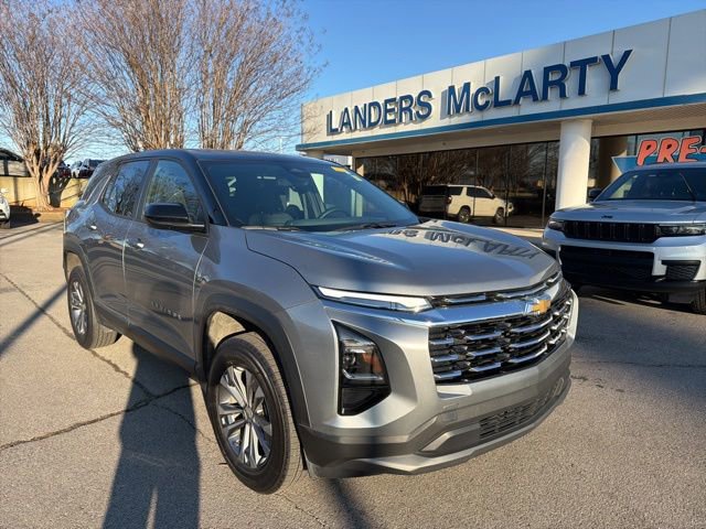 Used 2025 Chevrolet Equinox LT image 1