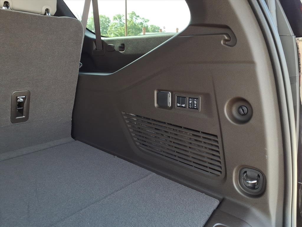 New 2026 GMC Yukon XL Elevation image 10