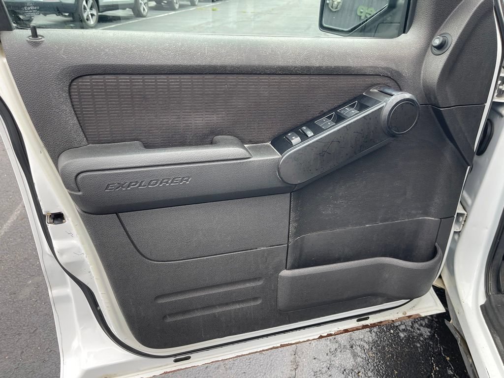 Used 2010 Ford Explorer XLT AWD/4WD image 18
