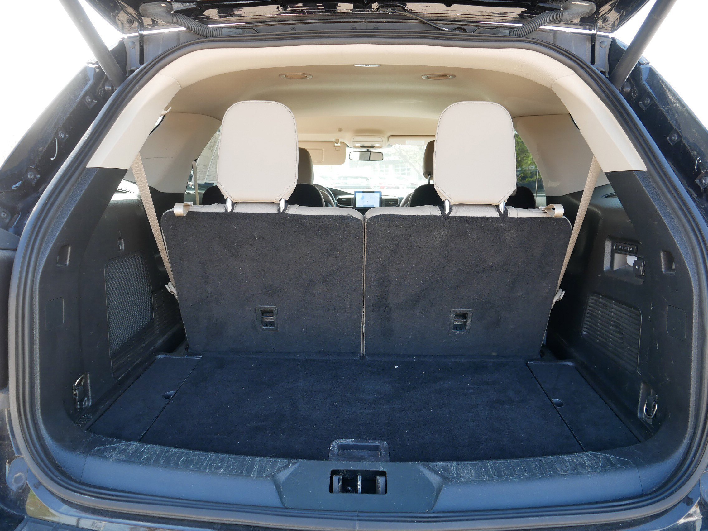 Used 2020 Ford Explorer Limited AWD/4WD image 18