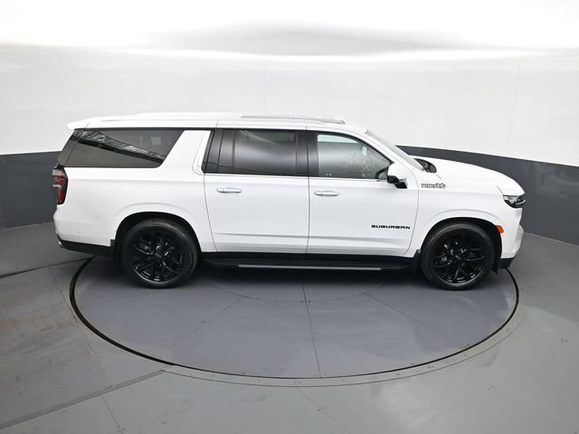 Used 2023 Chevrolet Suburban High Country w/ Advanced Technology Package AWD/4WD image 29