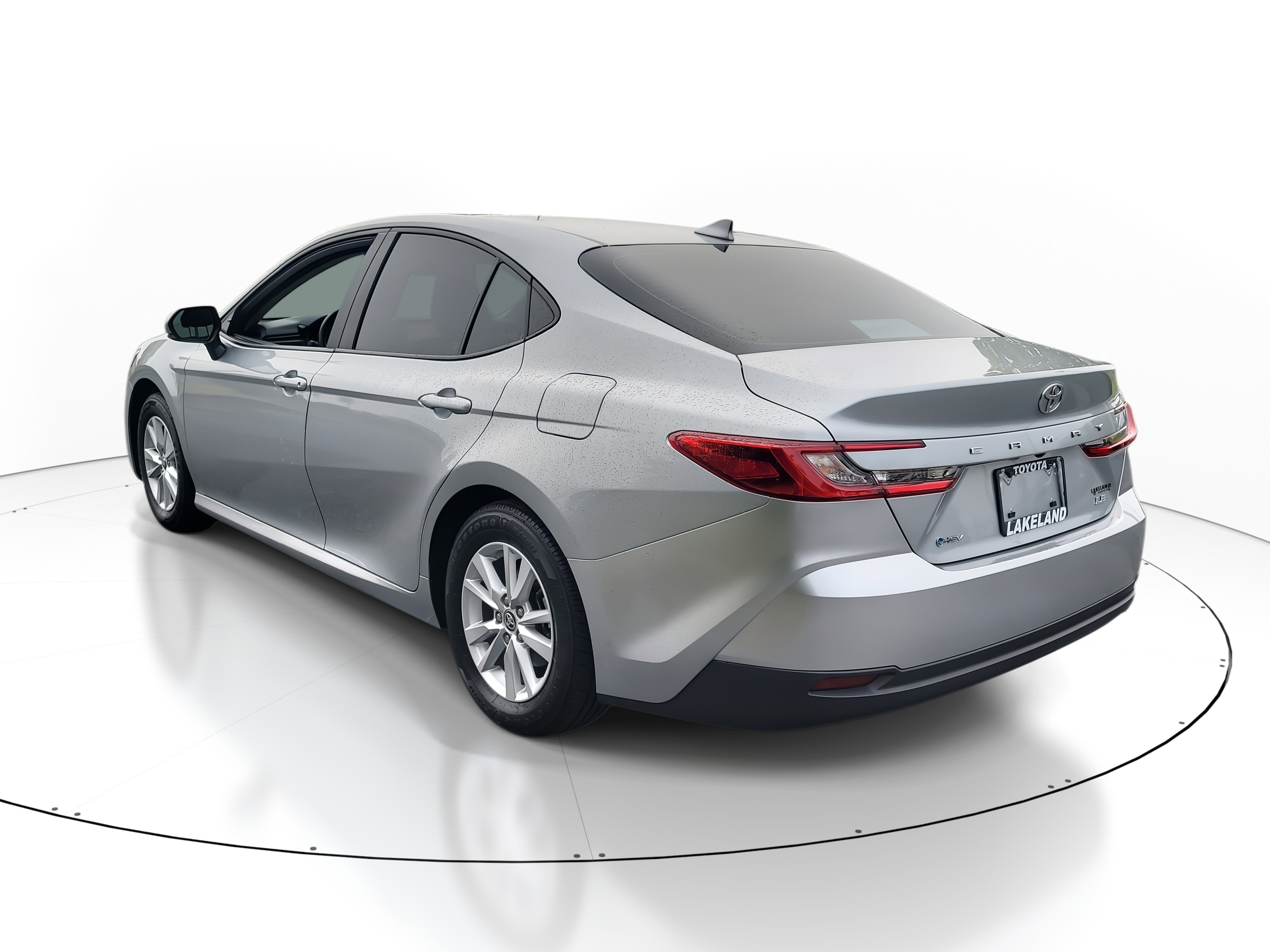 Used 2025 Toyota Camry LE image 5