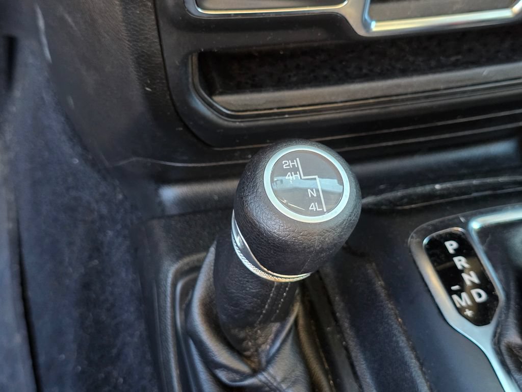 Used 2018 Jeep Wrangler Sport AWD/4WD image 23