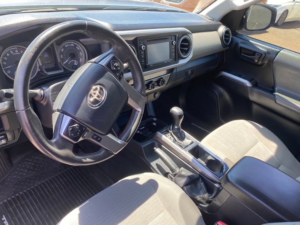 Used 2017 Toyota Tacoma SR5 RWD image 31