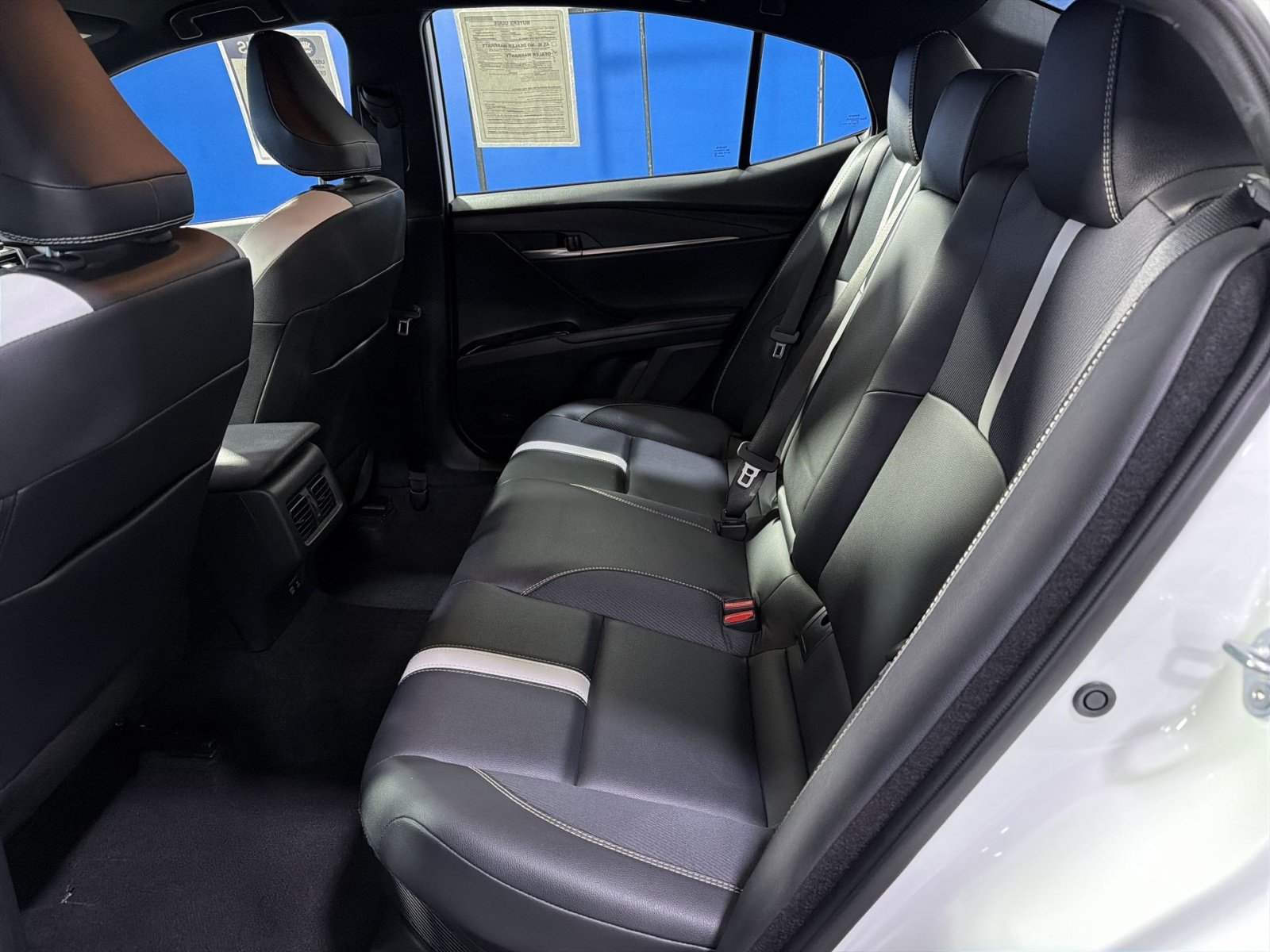 Used 2025 Toyota Camry SE FWD image 27