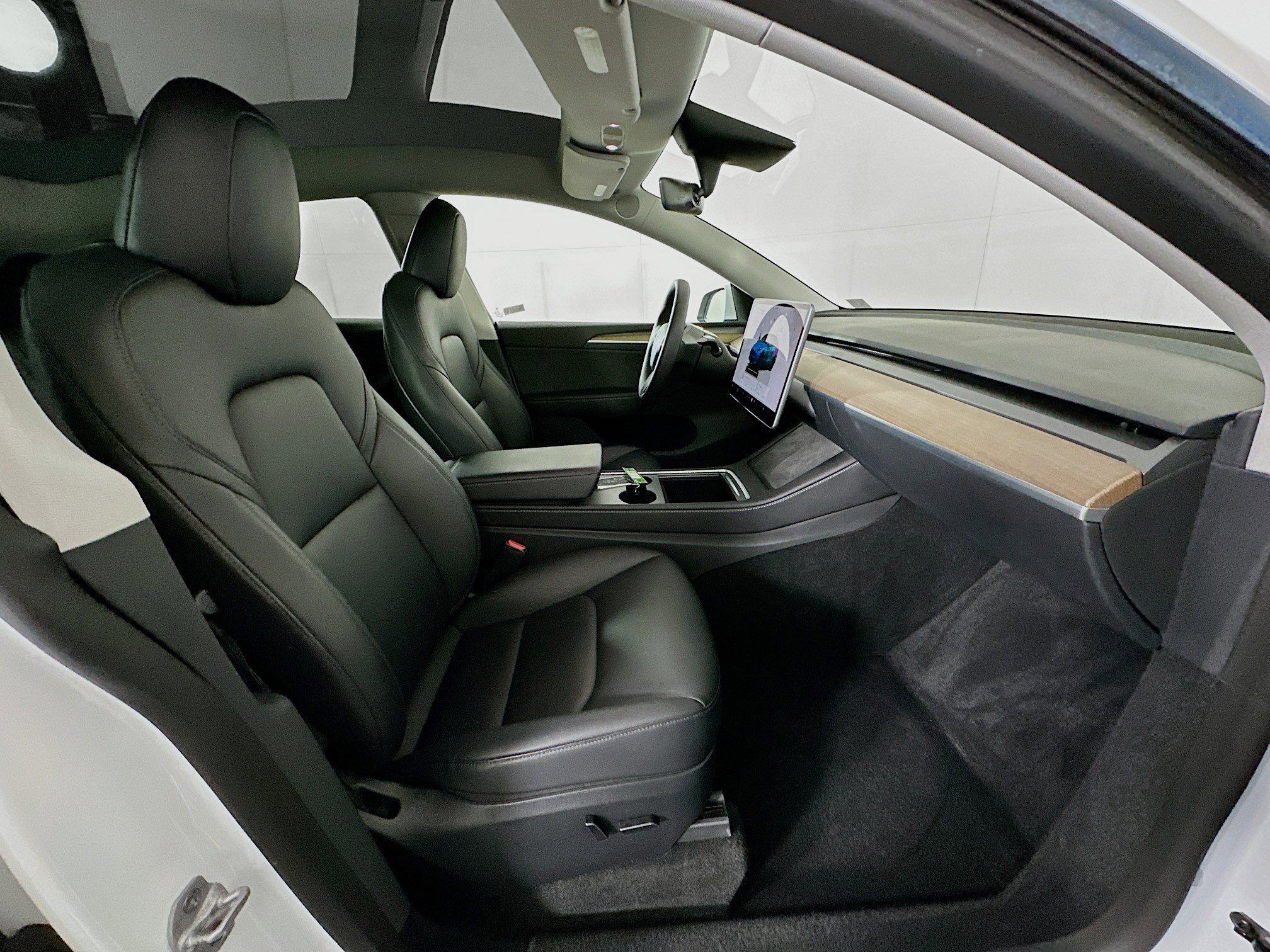Used 2023 Tesla Model Y AWD image 29