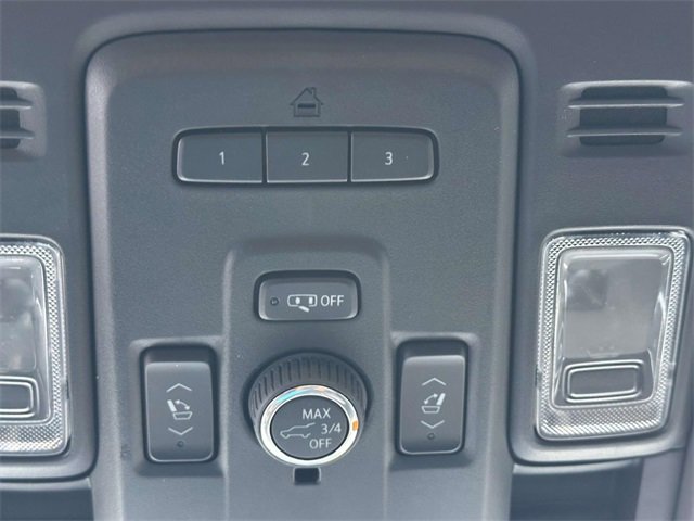 Used 2022 Chevrolet Tahoe LT w/ Luxury Package image 34