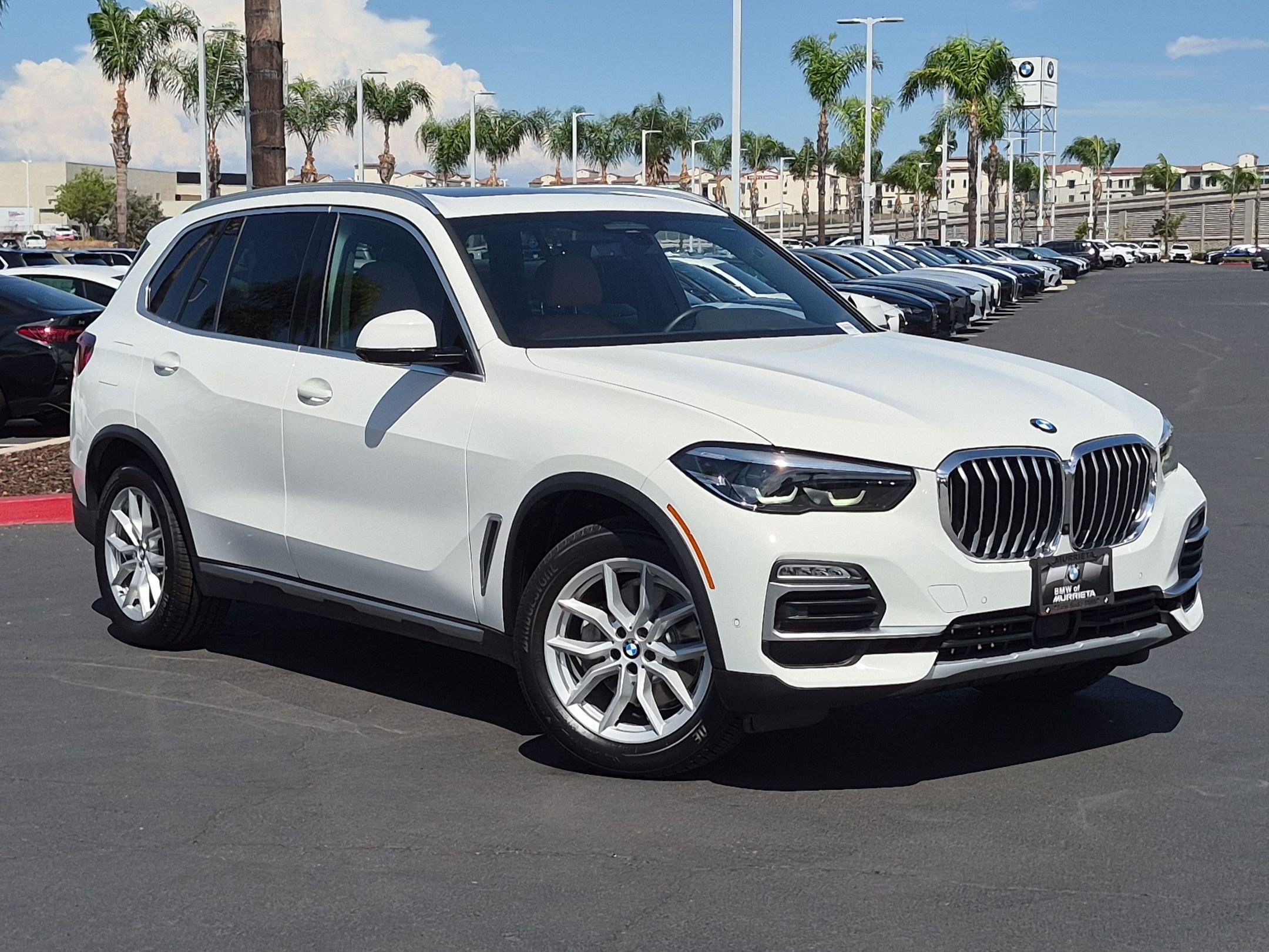 Used 2021 BMW X5 xDrive40i w/ Premium Package AWD/4WD image 2