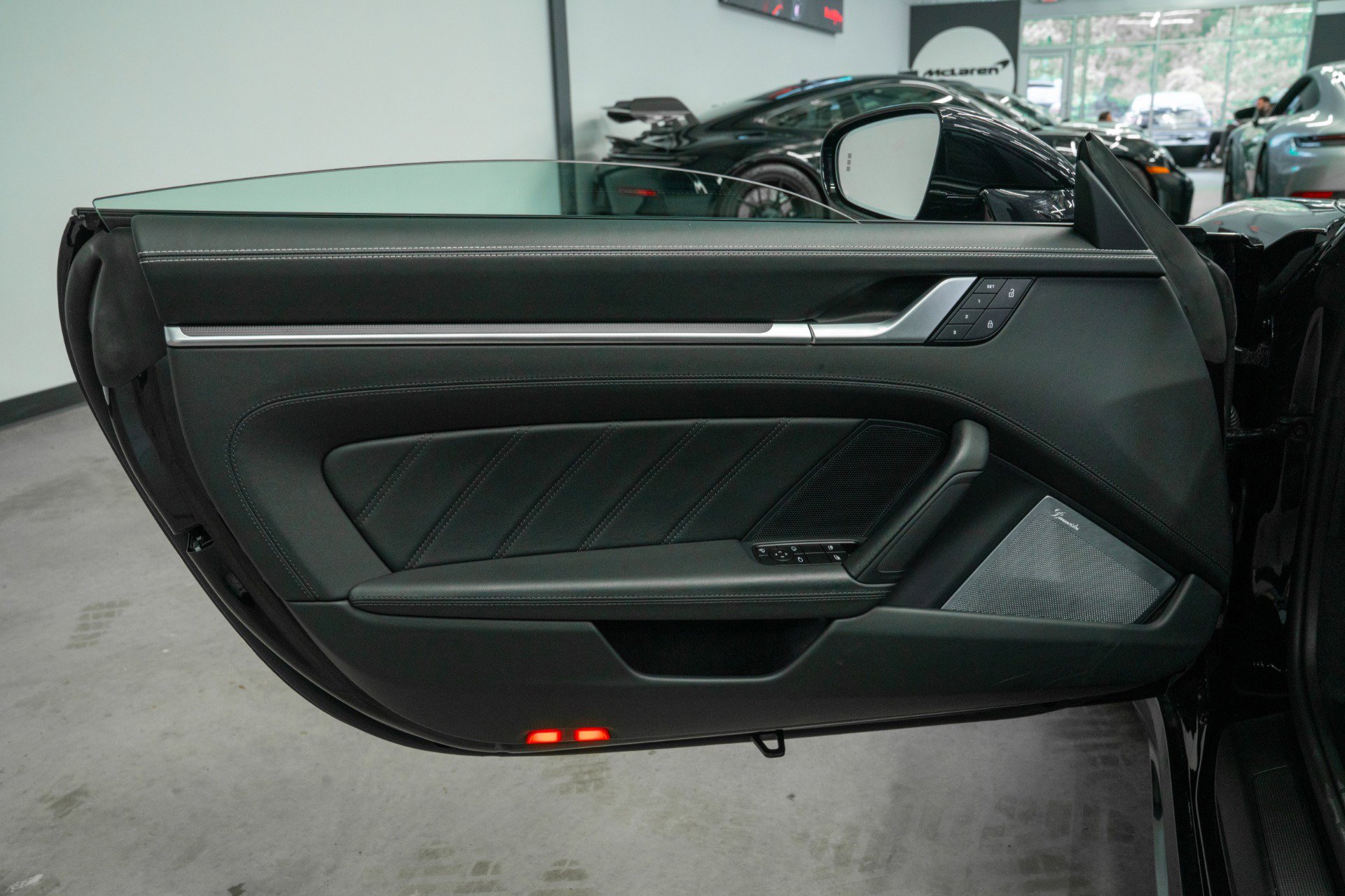 Used 2024 Porsche 911 Targa 4 w/ Sport Package AWD/4WD image 37