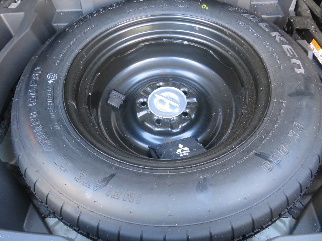 Used 2018 Mitsubishi Eclipse Cross ES FWD image 37