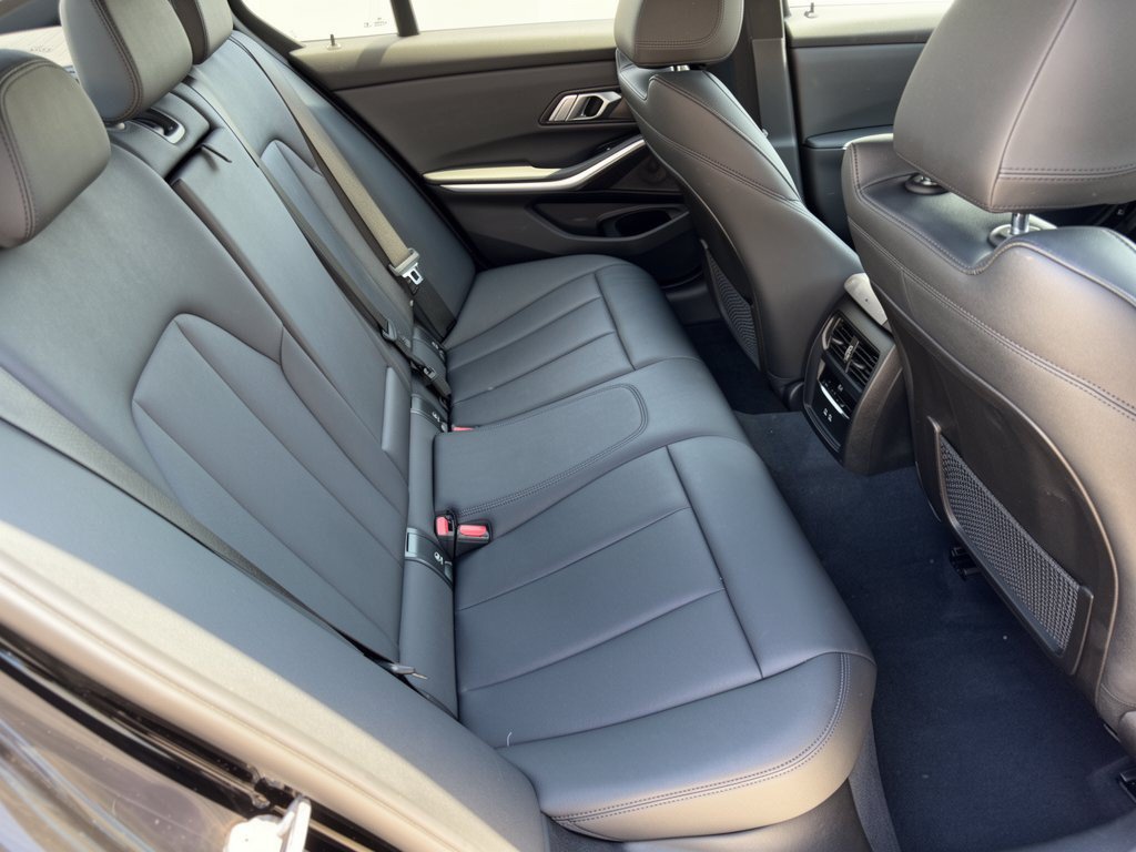 Used 2021 BMW 330i Sedan w/ Convenience Package (ZC2) RWD image 29