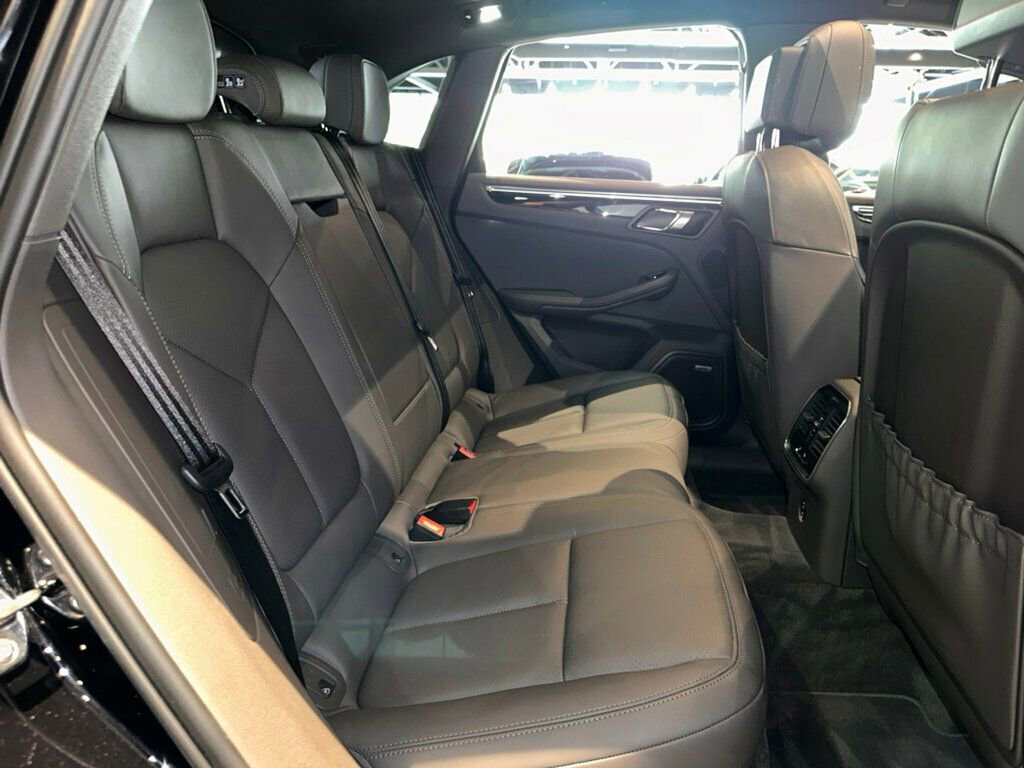 Used 2024 Porsche Macan S AWD/4WD image 30