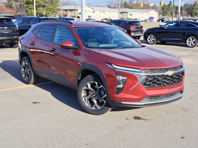 Used 2025 Chevrolet Trax LT w/ Driver Confidence Package image 20