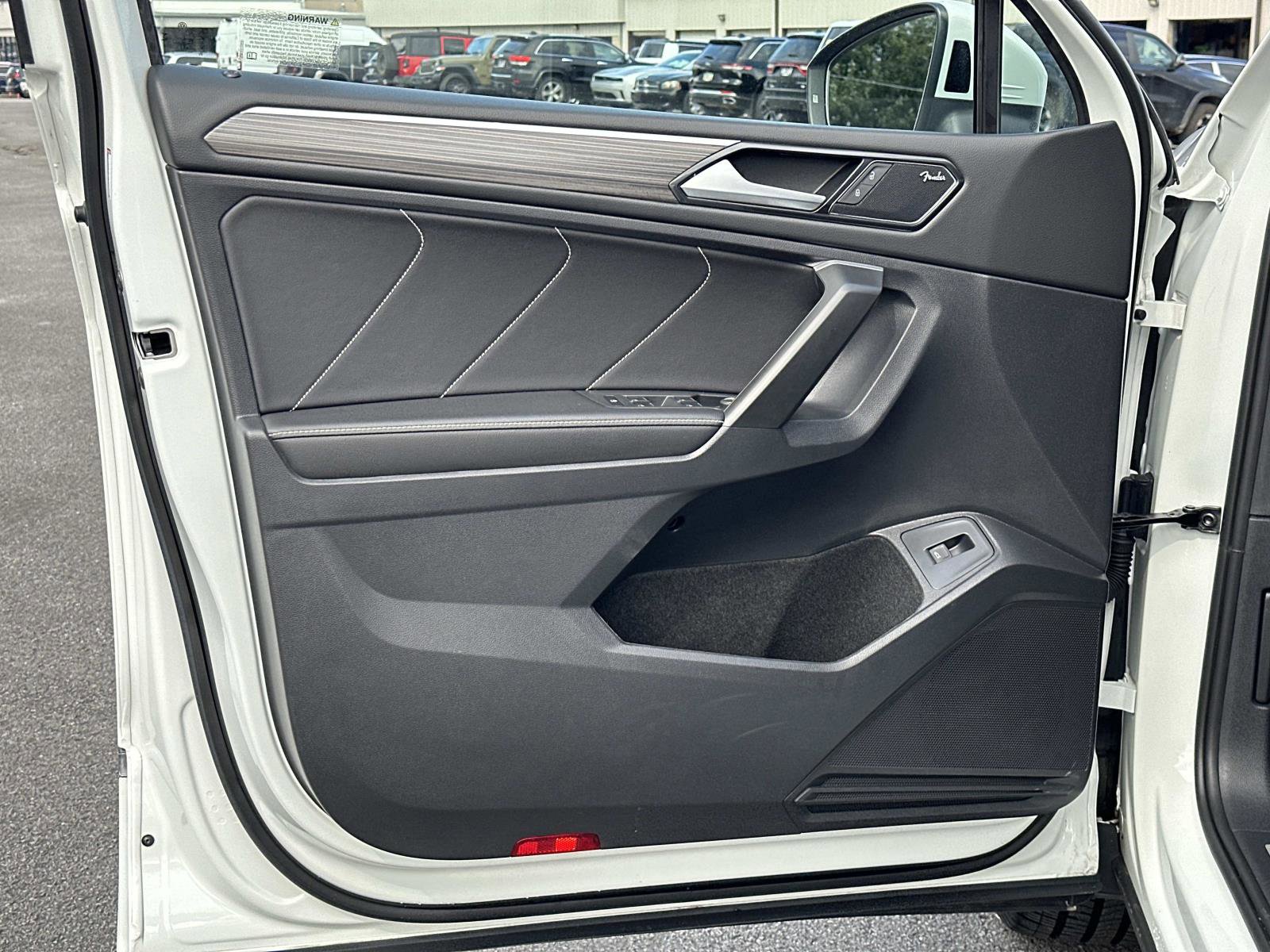 Used 2023 Volkswagen Tiguan SEL R-Line image 21