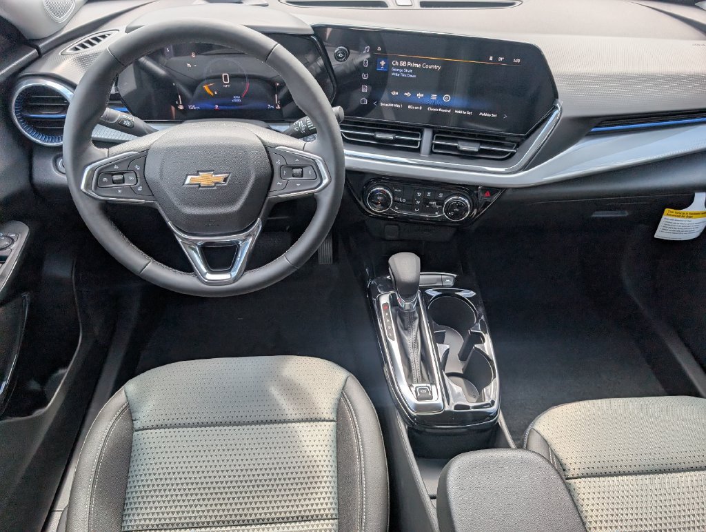 New 2026 Chevrolet Trax LT w/ LT Convenience Package FWD image 28