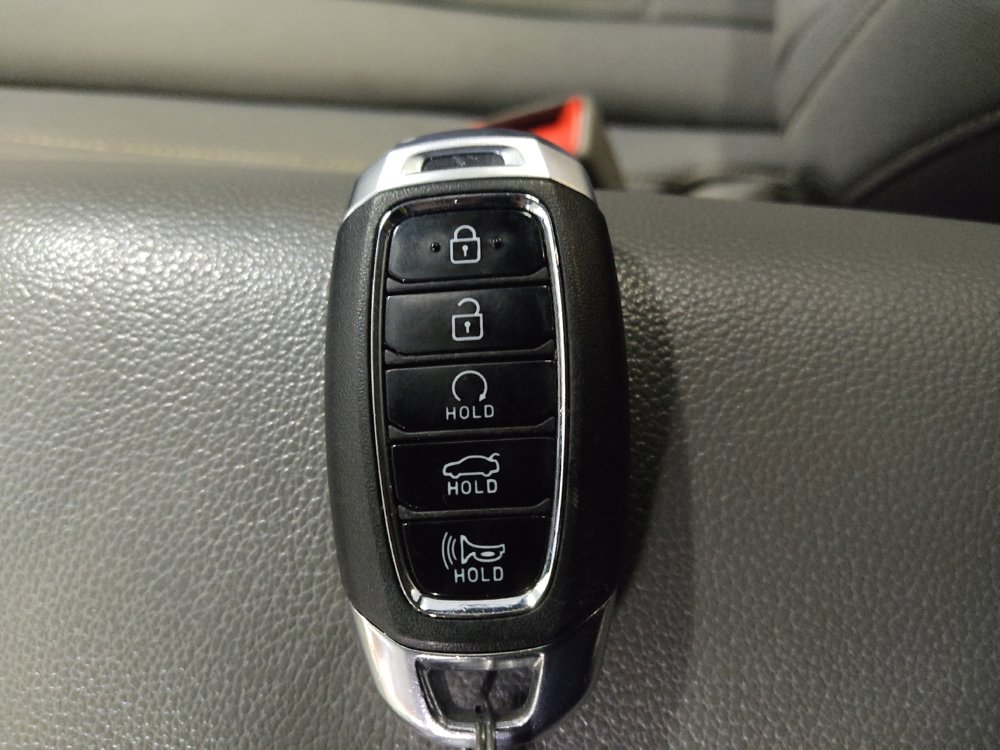 Used 2023 Hyundai Elantra SEL w/ Convenience Package image 32