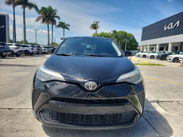 Used 2020 Toyota C-HR LE FWD image 2