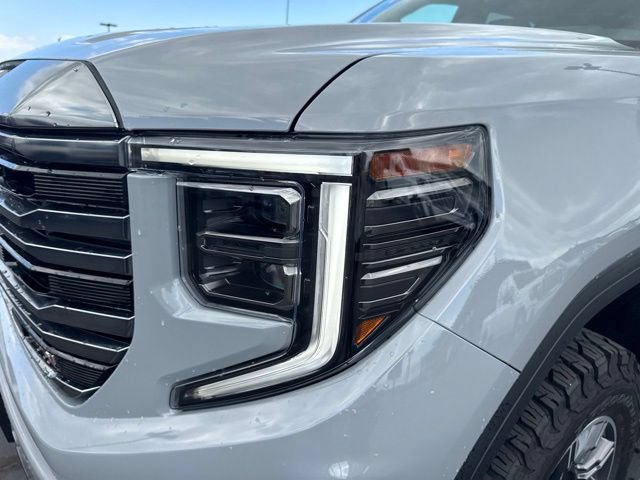 Used 2024 GMC Sierra 1500 AT4 w/ Technology Package AWD/4WD image 22