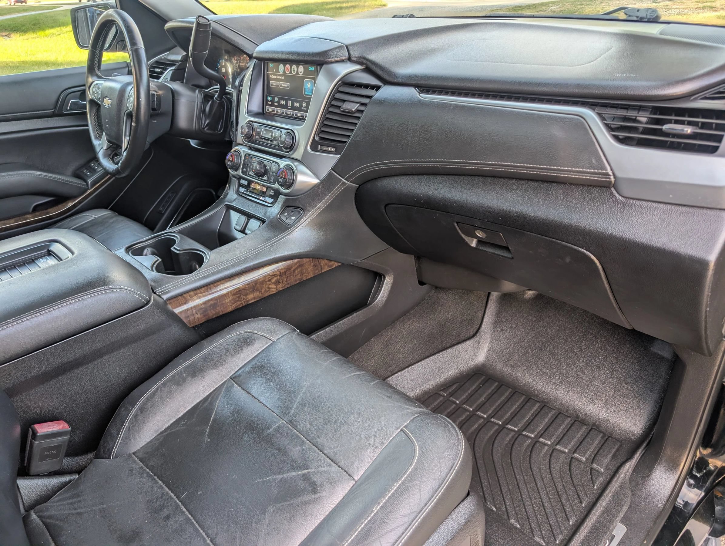 Used 2017 Chevrolet Suburban LT w/ Luxury Package RWD image 49