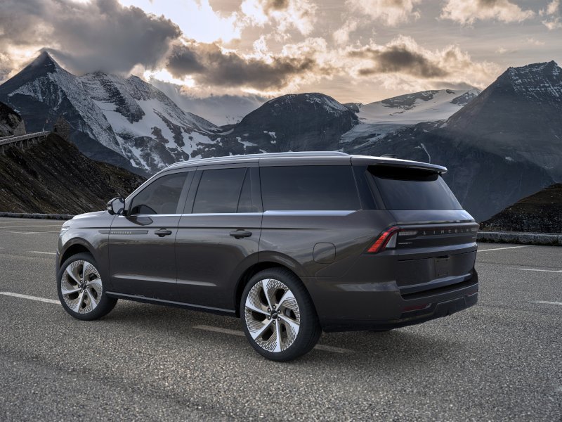 New 2026 Lincoln Navigator Black Label AWD/4WD image 4