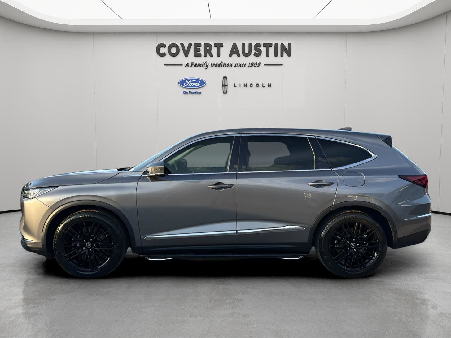 Used 2024 Acura MDX SH-AWD w/ Technology Package image 2