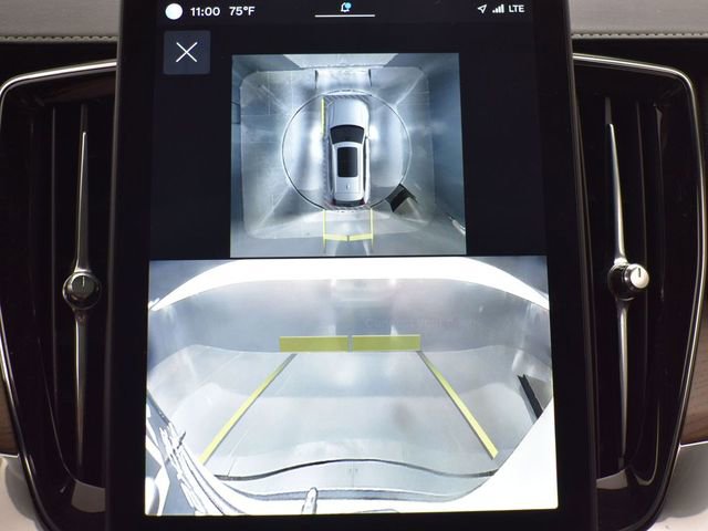 Used 2025 Volvo XC90 B5 Plus w/ Protection Package Premier image 23