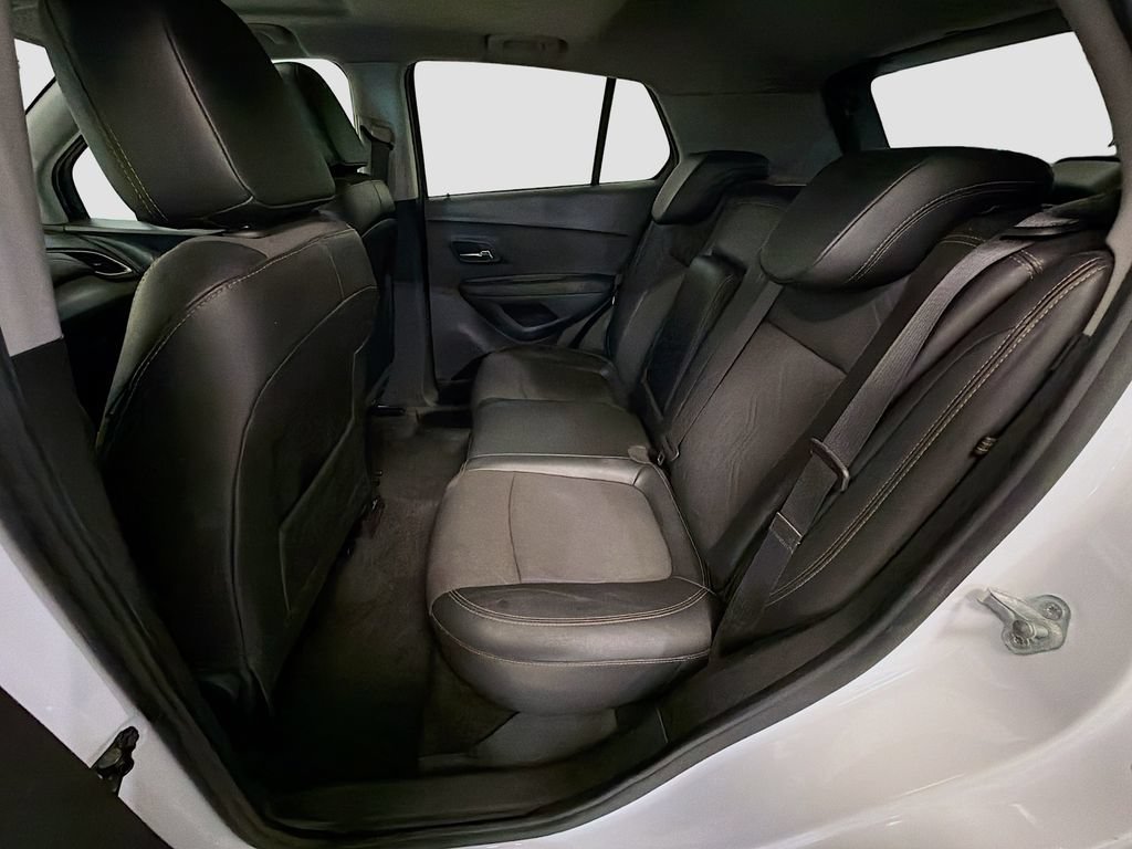 Used 2020 Chevrolet Trax LT w/ Sun & Sound Package FWD image 27