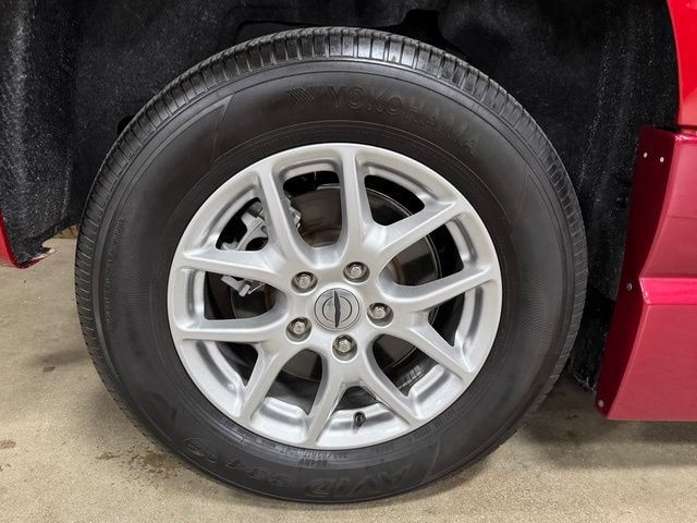 Used 2024 Chrysler Pacifica Touring-L FWD image 44