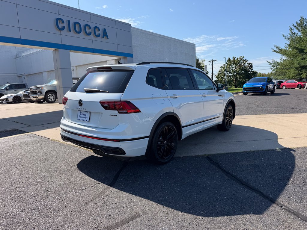 Used 2022 Volkswagen Tiguan SE R-Line AWD/4WD image 7