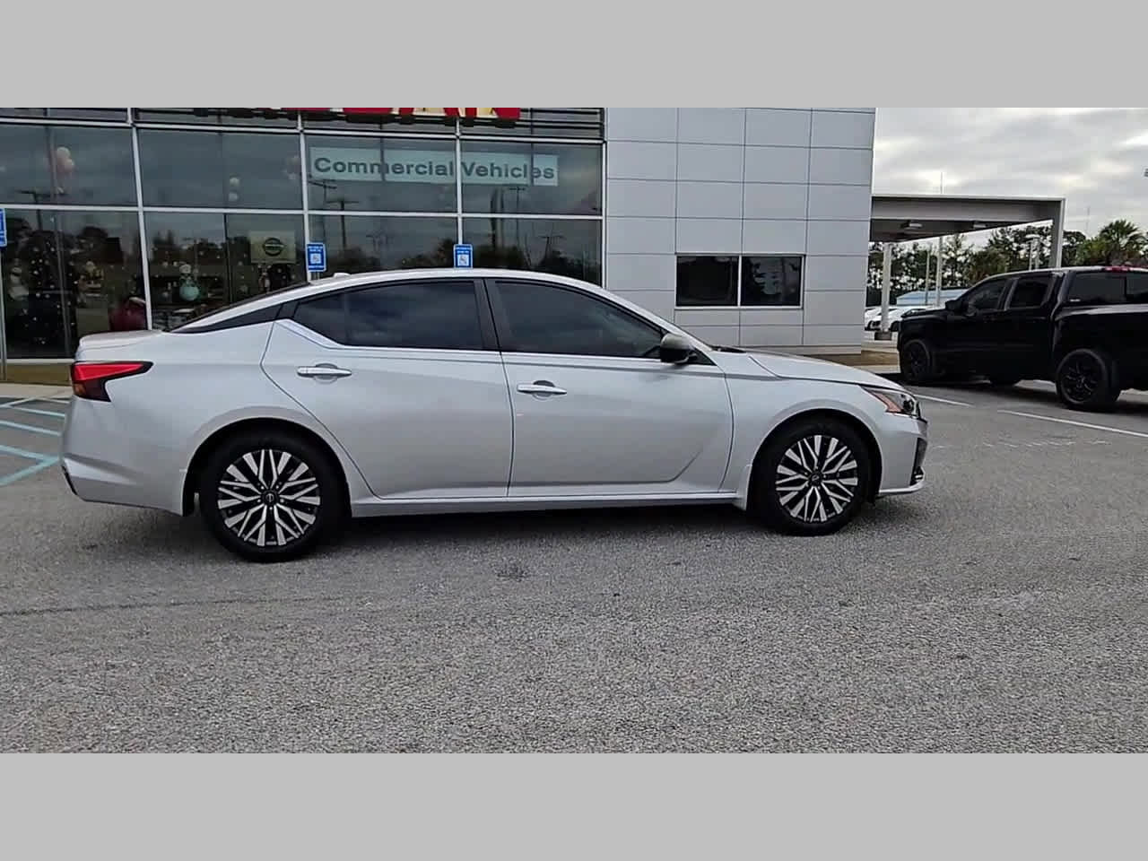 Used 2024 Nissan Altima 2.5 SV image 35