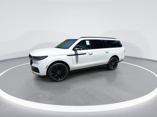 New 2025 Lincoln Navigator L Reserve w/ Jet Appearance Package AWD/4WD image 4