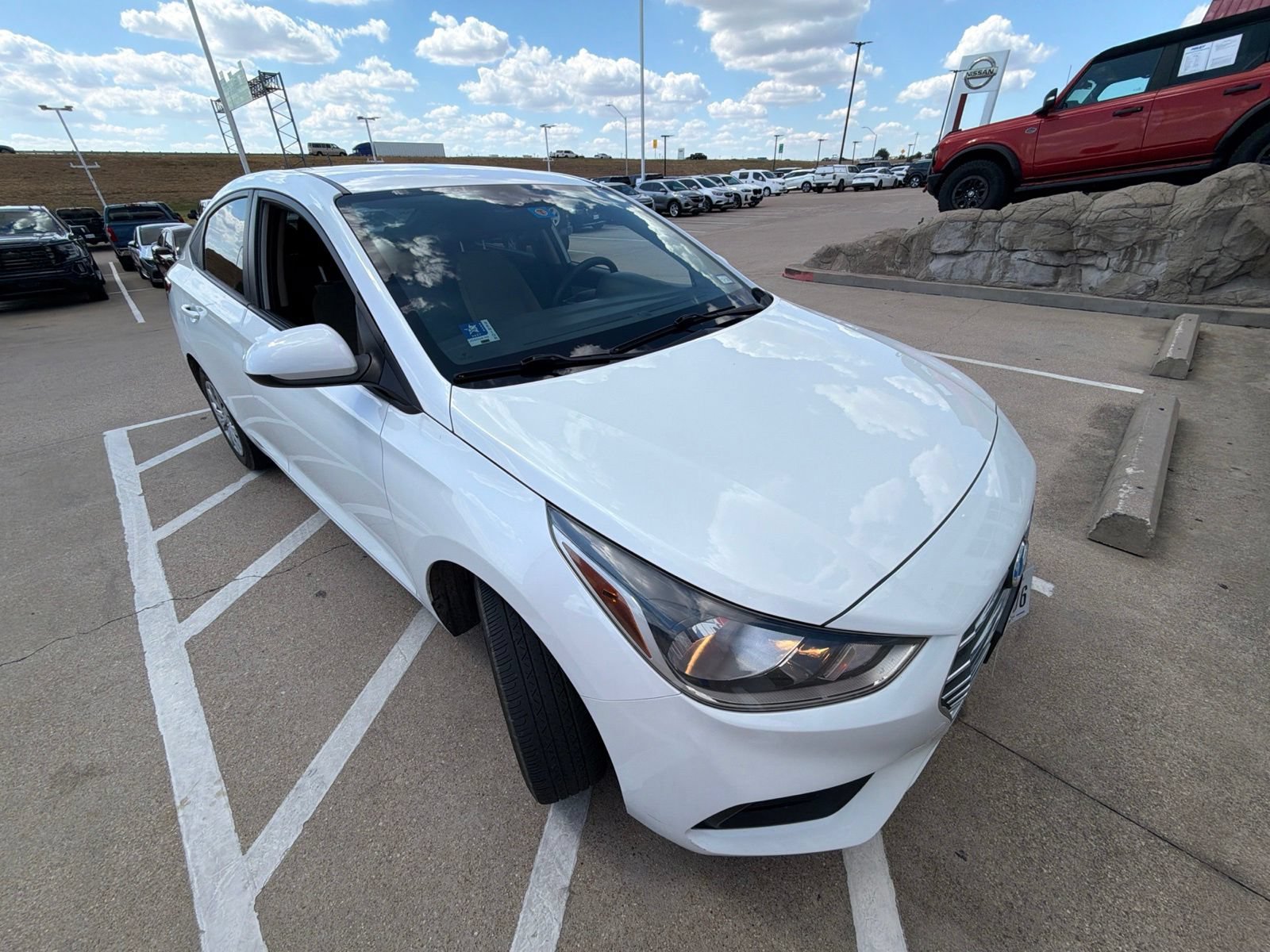 Used 2020 Hyundai Accent SE w/ Cargo Package FWD image 7
