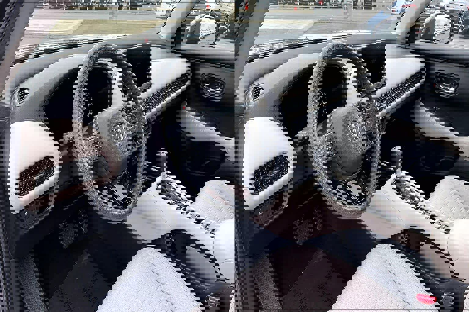 Used 2023 Honda HR-V LX image 17