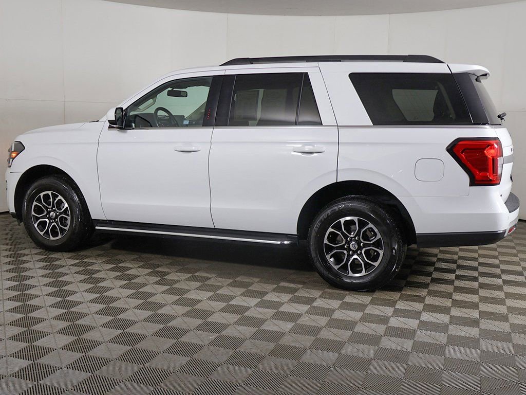 Used 2023 Ford Expedition XLT image 15