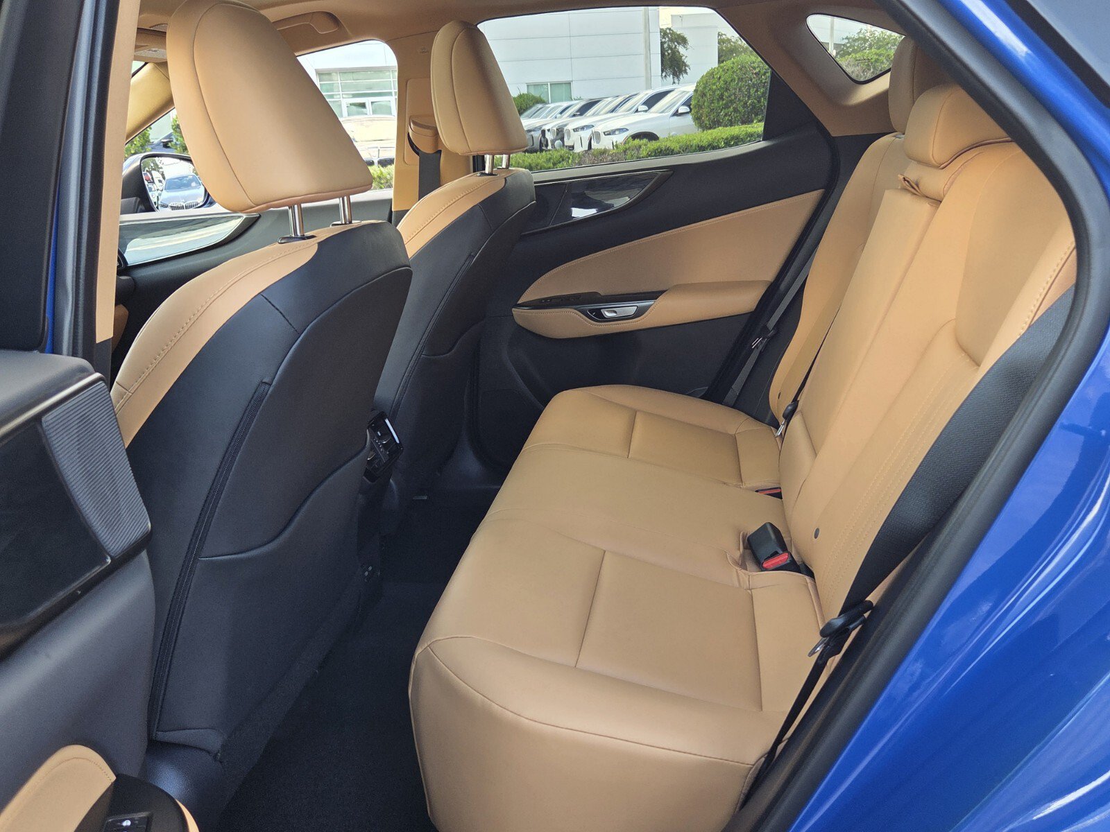 Used 2025 Lexus NX 250 FWD w/ Towing Package (2000 Lbs) image 11