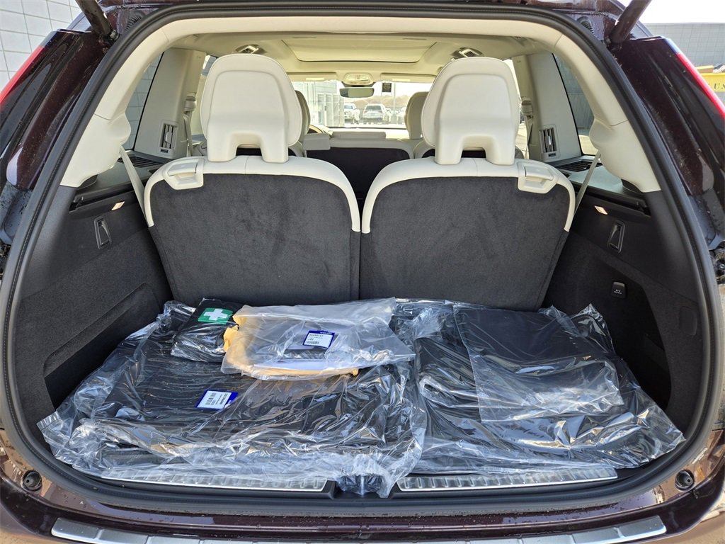 New 2025 Volvo XC90 B6 Ultra w/ Protection Package Premier image 17