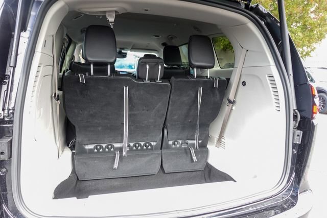 Used 2024 Chrysler Pacifica Select image 27