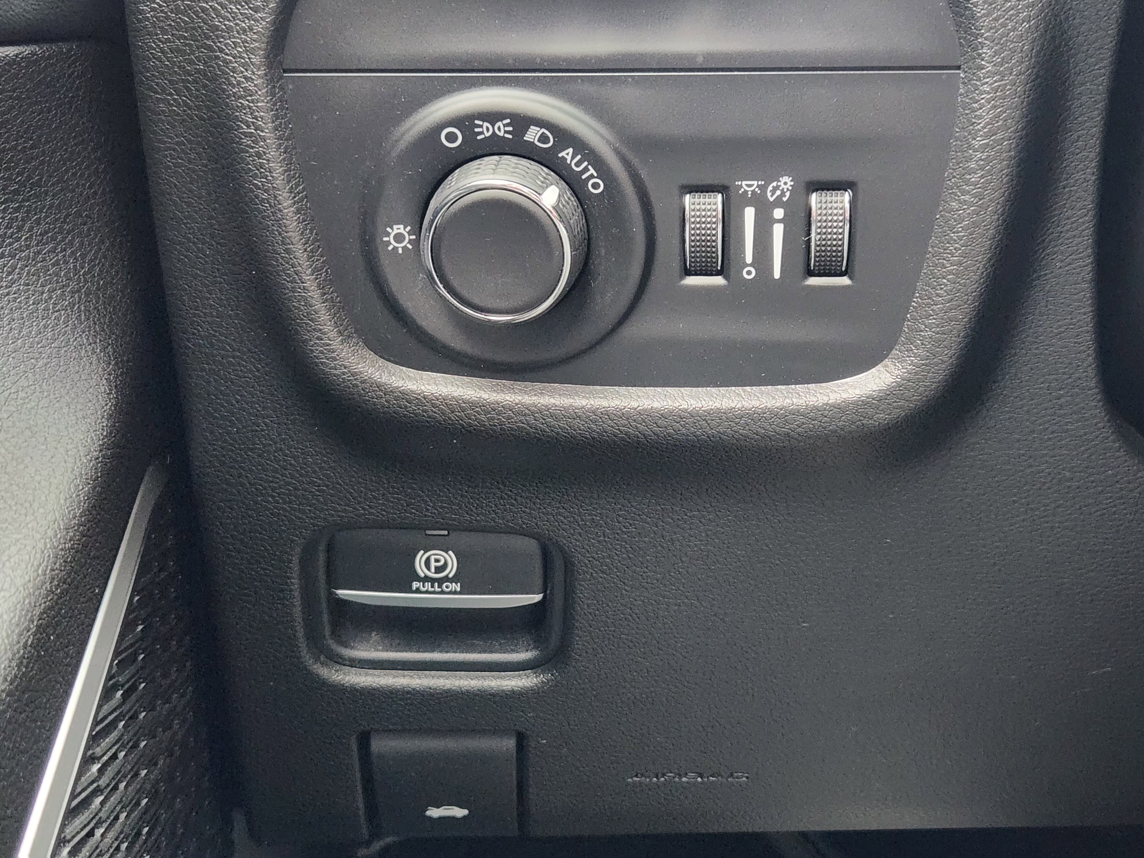 Used 2021 Jeep Grand Cherokee L Laredo RWD image 21
