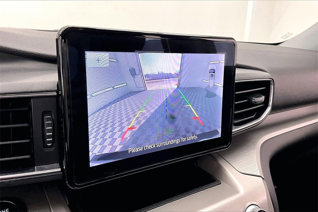 Used 2022 Ford Explorer XLT w/ Equipment Group 202A image 21